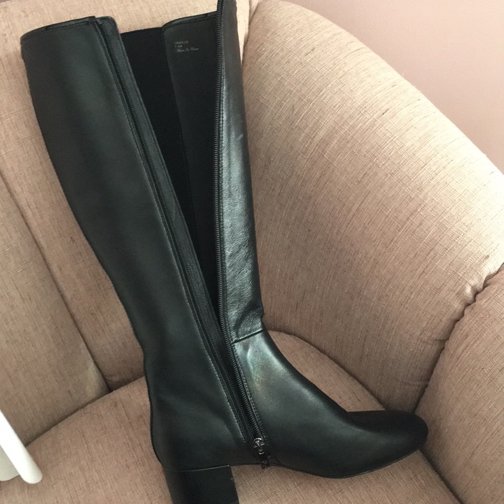 Like new Donald/Pliner Camille Leather Boot - Picture 10 of 12